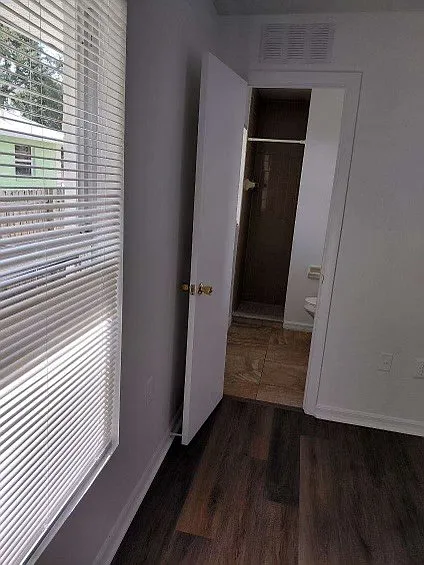 1058 Highland St — Photo 2