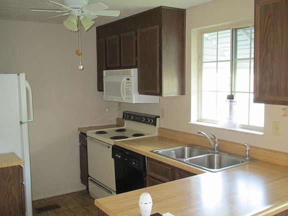 3rd image of 8710 Shear Dr