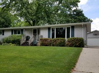 330 Longview St, Denver, IA 50622