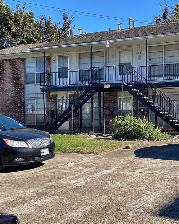 1st image of 2607 Live Oak St #A