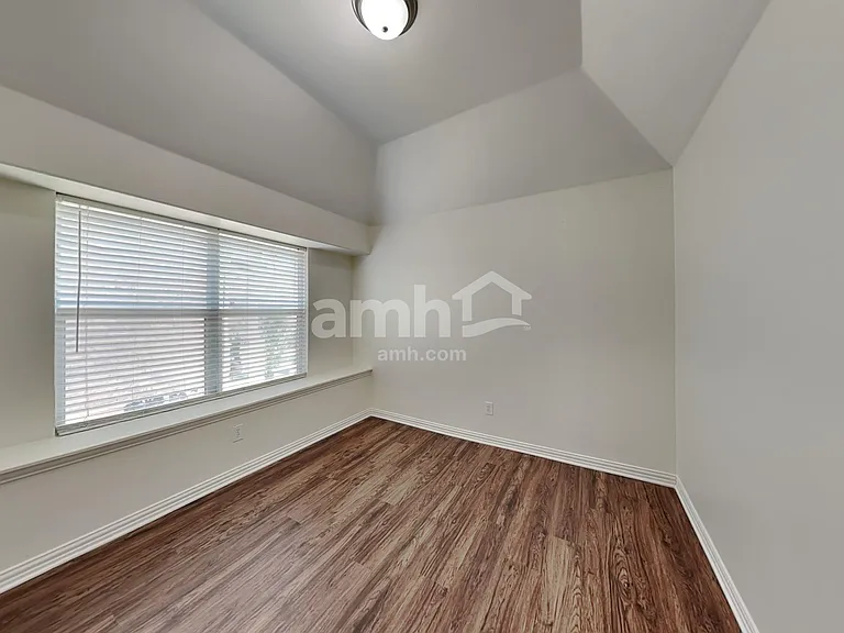 3720 Drexel Dr — Photo 16
