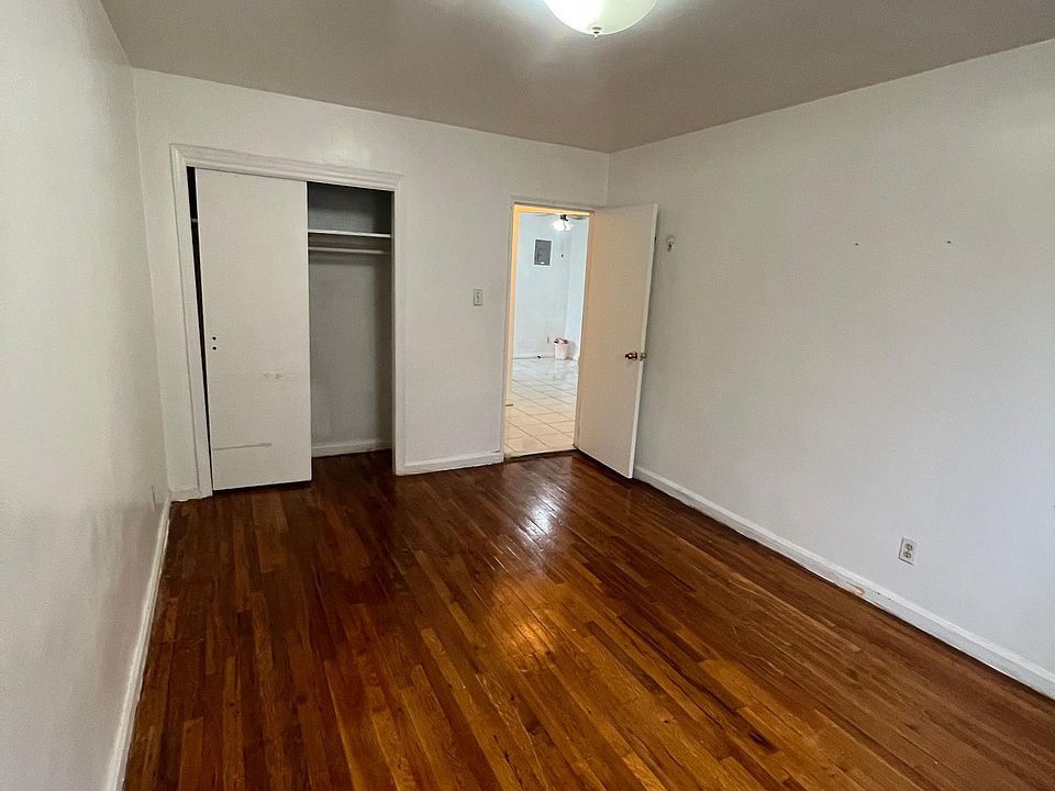 1st image of 194 Bay 40th St #2F