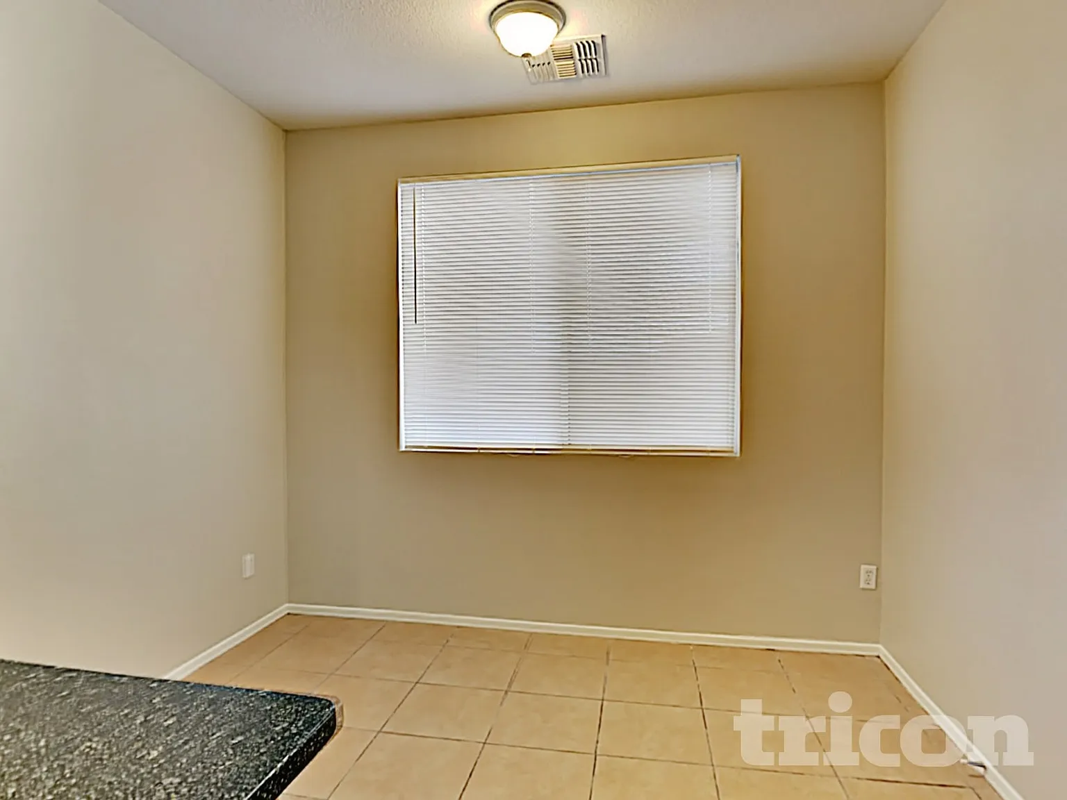 4925 S 15th Place Phoenix AZ — Photo 4