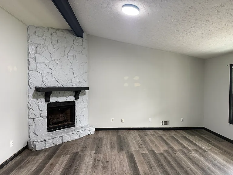 2153 Cruse Rd — Photo 5