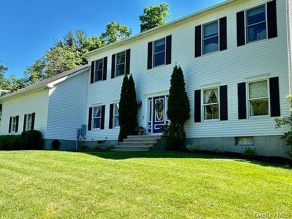 5th image of 32 Orchard Ct