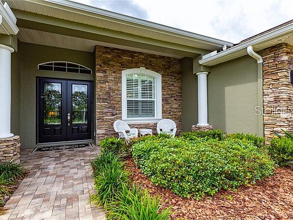 4th image of 1220 Carriage Park Dr