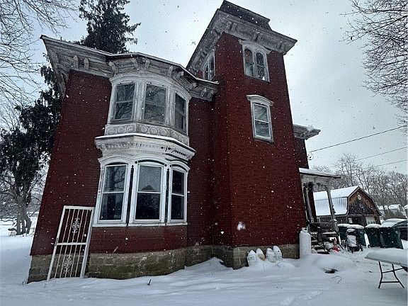4th image of 54 N Water St