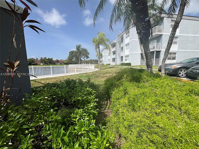 8500 SW 212th St #307 — Photo 39