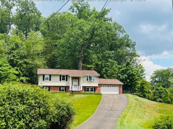 3 Woodbury Cir, Nitro, WV 25143