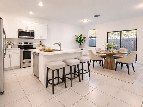 20921 NE 2nd Pl, Miami, FL 33179