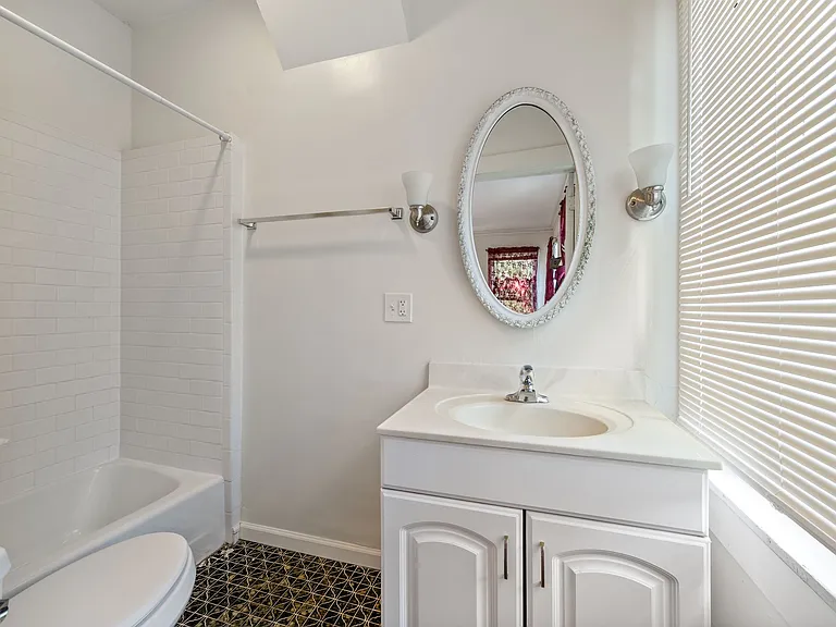 627 Library Pl — Photo 10
