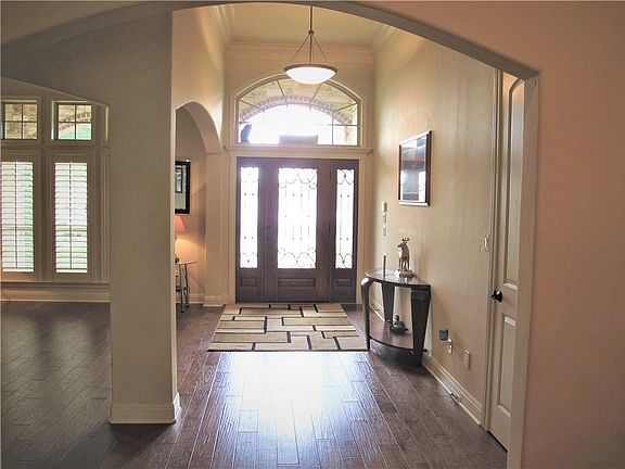 2nd image of 1140 Castle Bluff Cir