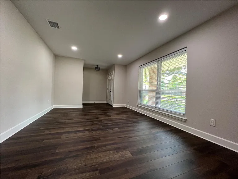 10903 Albury Dr — Photo 5