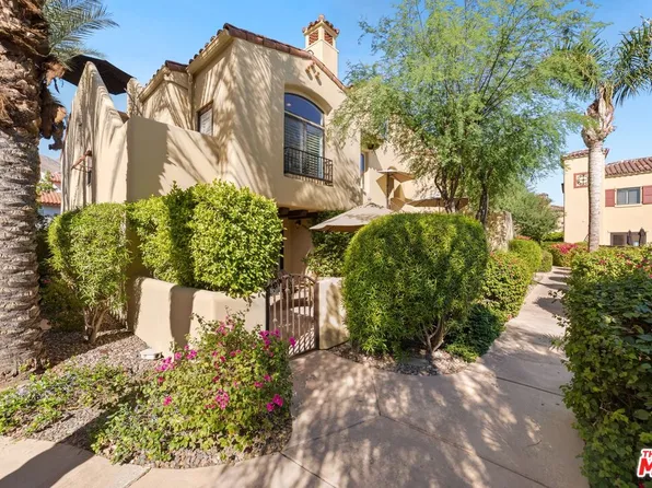 232 Villorrio Dr W, Palm Springs, CA 92262