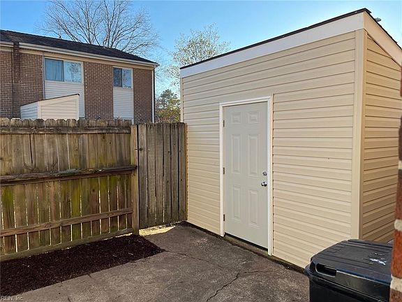 2nd image of 5015 Dunderdale Ct