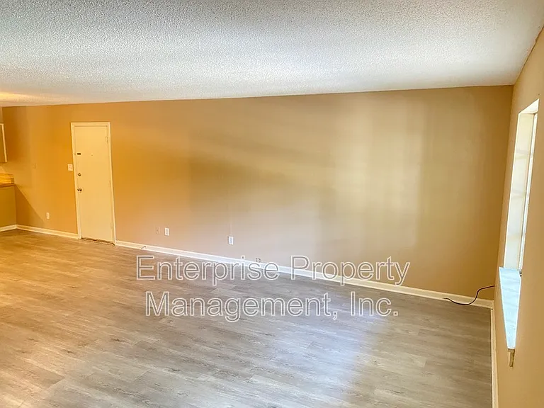 1982 Goldbrier Ln — Photo 6