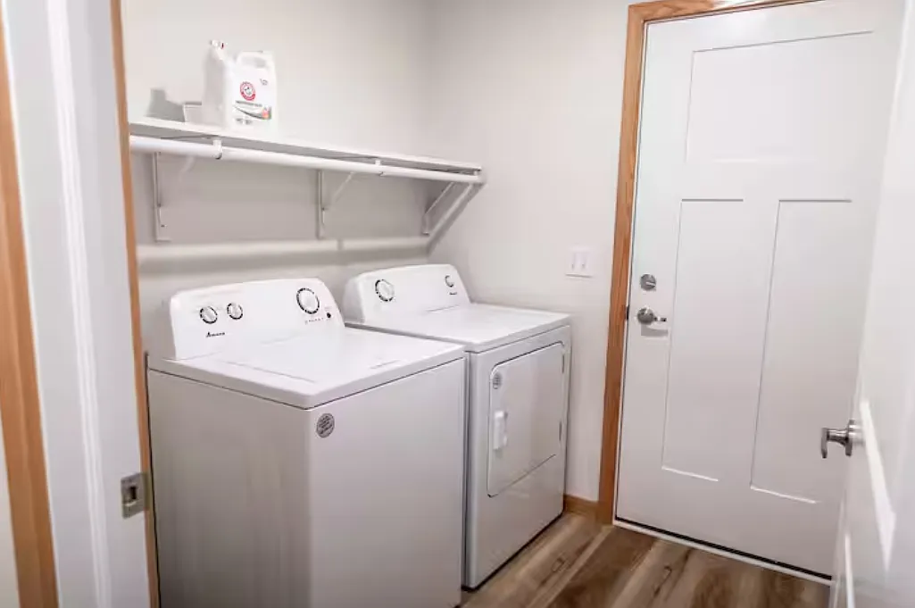 2 bed, 1400 sqft, $1,900 — Photo 4