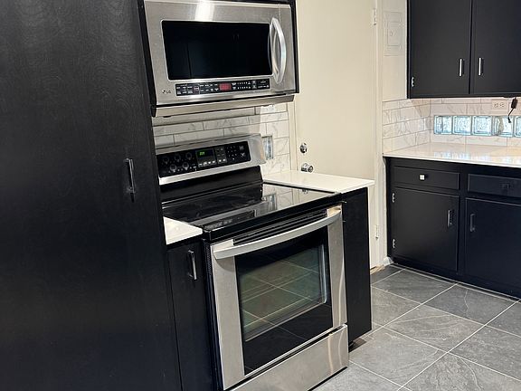 4th image of 1506 Camellia Dr