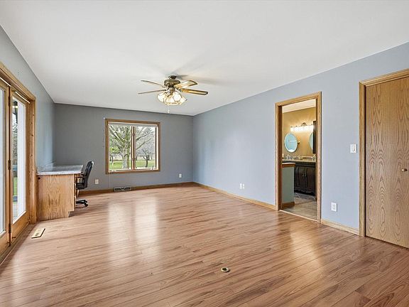 4th image of 333 Lake Shore ROAD