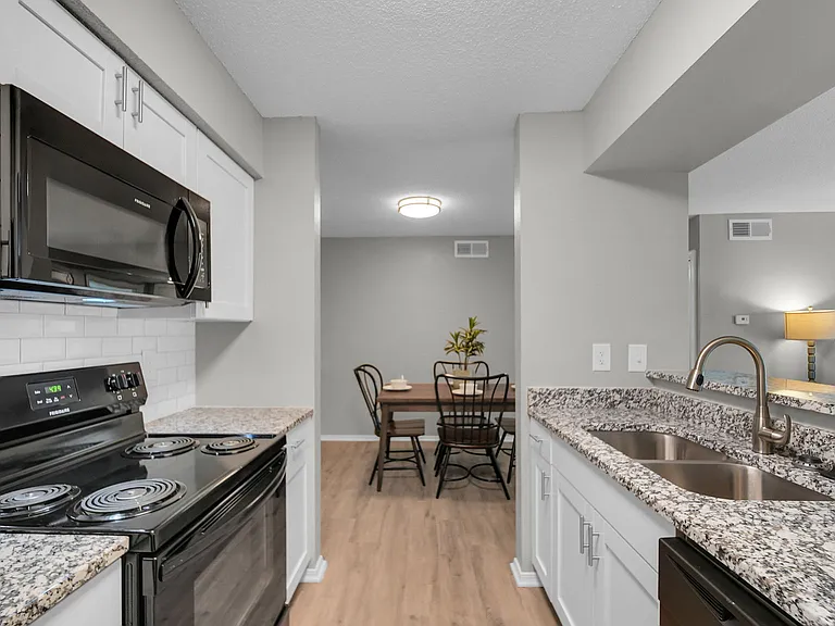 The District Apartments — Photo 14