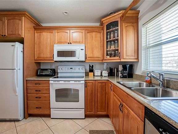 4th image of 3233 Wood Thrush Dr APT 25A