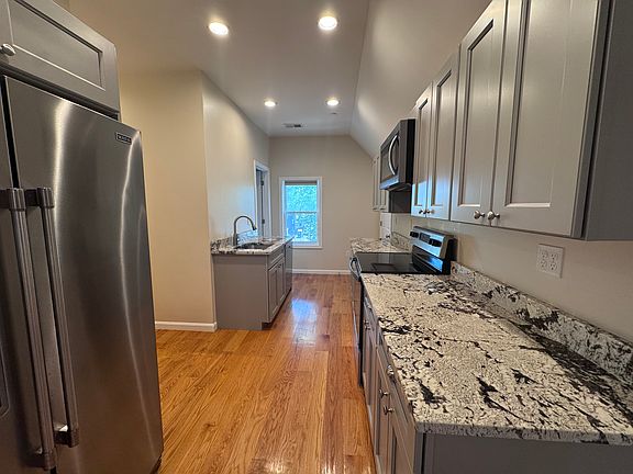 2nd image of 96 North St #3