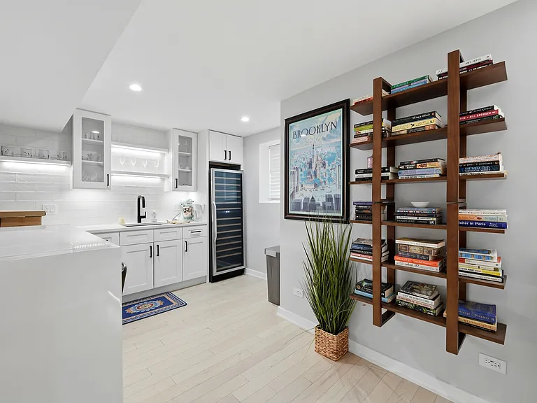 1518 W Melrose St #CH — Photo 23