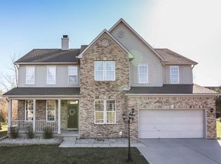1439 Derbyshire Dr, Greenwood, IN