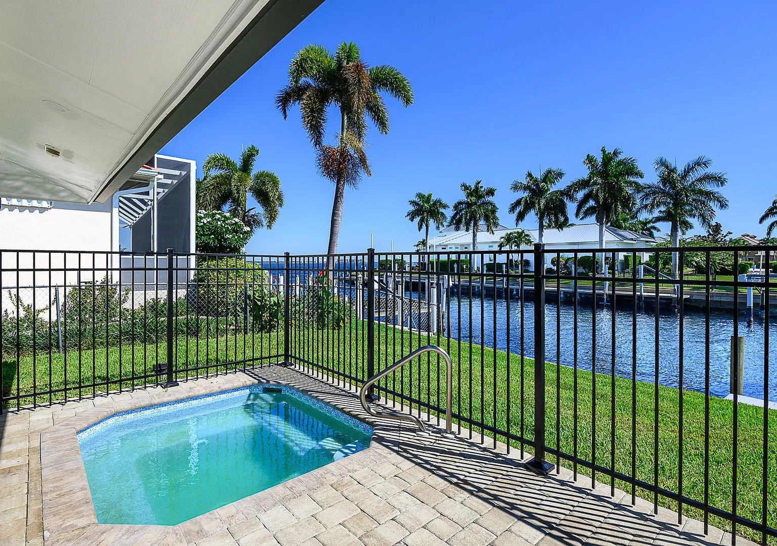 Quintessential Waterfront Rental With Sailboat Access — Photo 3