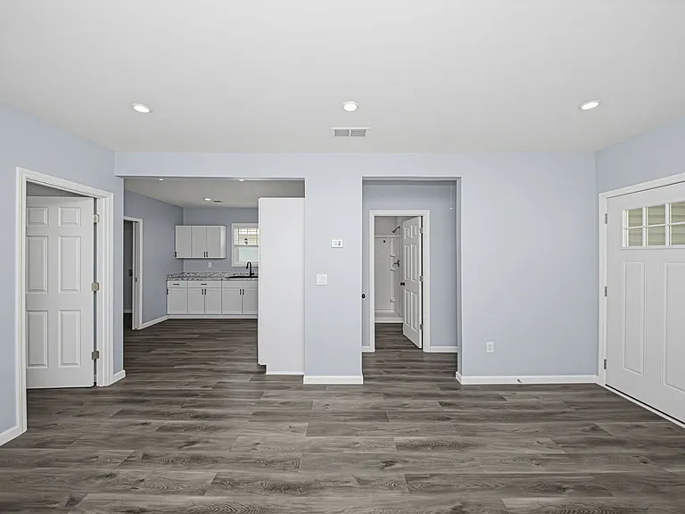 505 W 12th St — Photo 7