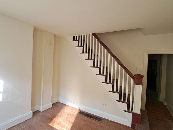 3rd image of 612 N Spruce St