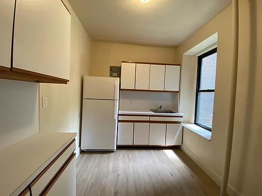 Rented by Contact Realty | media 3