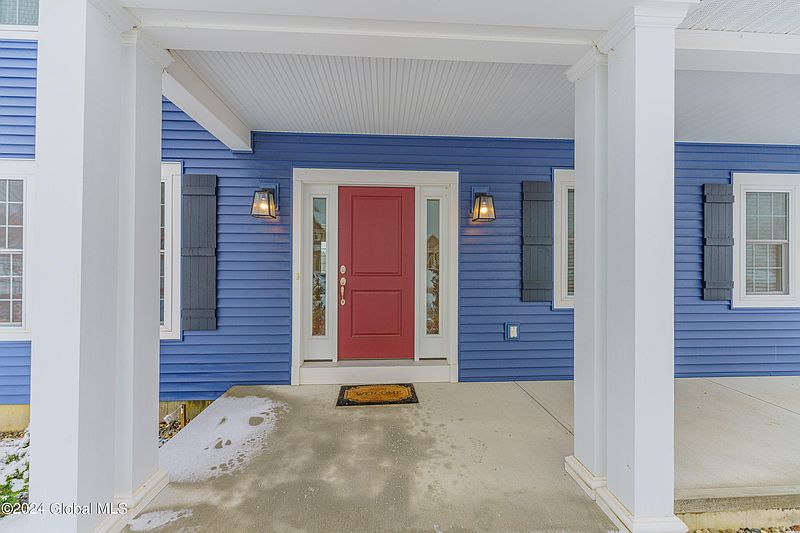 4th image of 16 Denhelder Drive