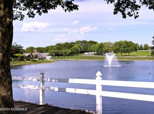 20 Morning Glory Ln, Lakewood, NJ 08701