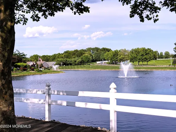 20 Morning Glory Lane, Lakewood, NJ 08701