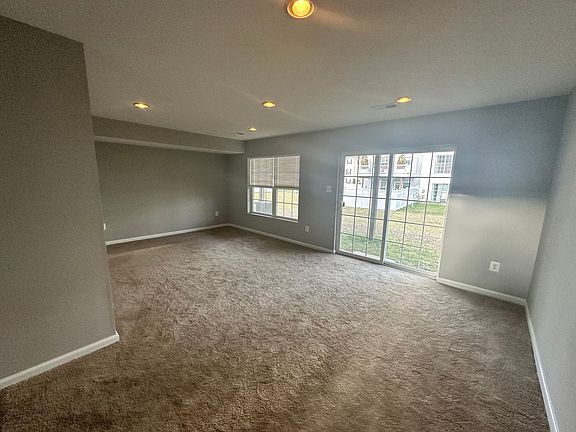 5th image of 21099 Brunswick Ln