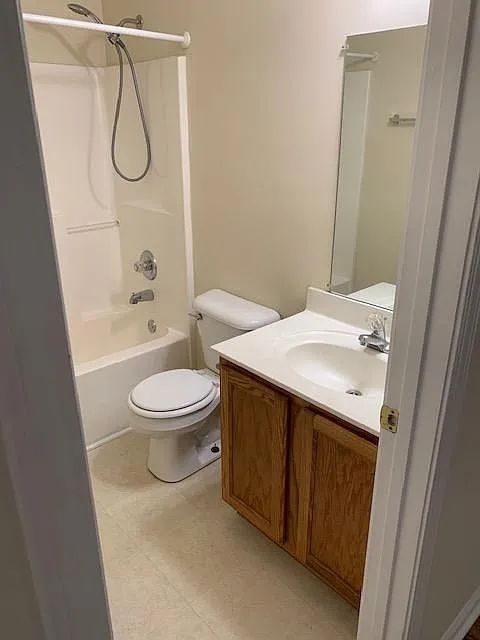 2 bed, 850 sqft, $1,400 — Photo 4