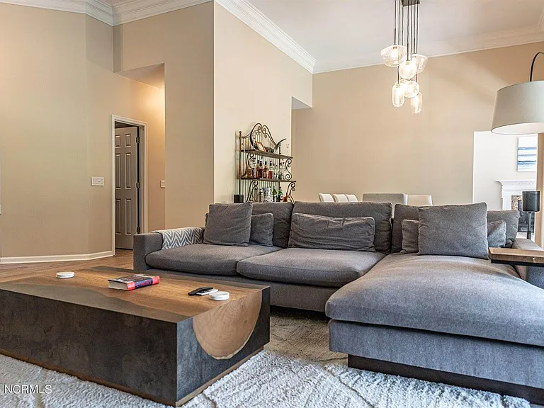 215 Plantation Dr — Photo 25