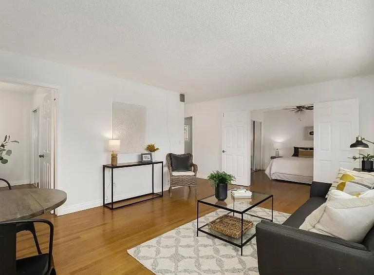 4853 Elsa Rd — Photo 2