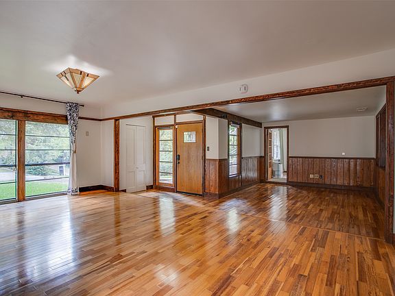 3rd image of 7937 Deer Trail Dr