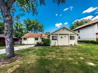 105 Shirewood Dr, Saint Charles, MO 63303
