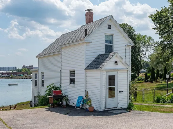 98 Whipple Rd, Kittery, ME 03904