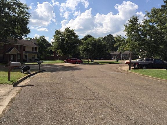 4th image of 106 Briarwood Cir