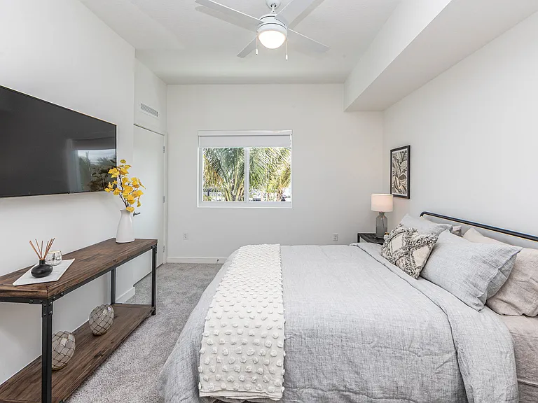 The MID Apartment Residences — Photo 8