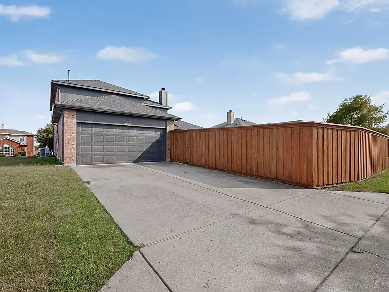 1236 Blue Brook Dr — Photo 44