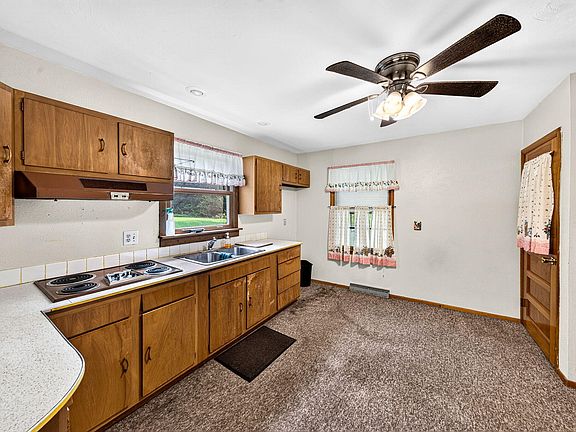 4th image of 3086 Detroit Rd