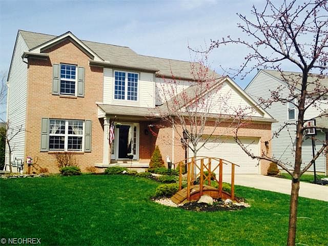 1st image of 922 Caxton Ln