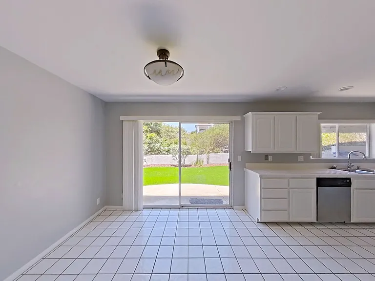 617 E Avenida San Juan — Photo 10
