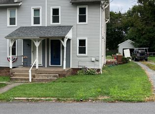 19 Washington St, Douglassville, PA 19518