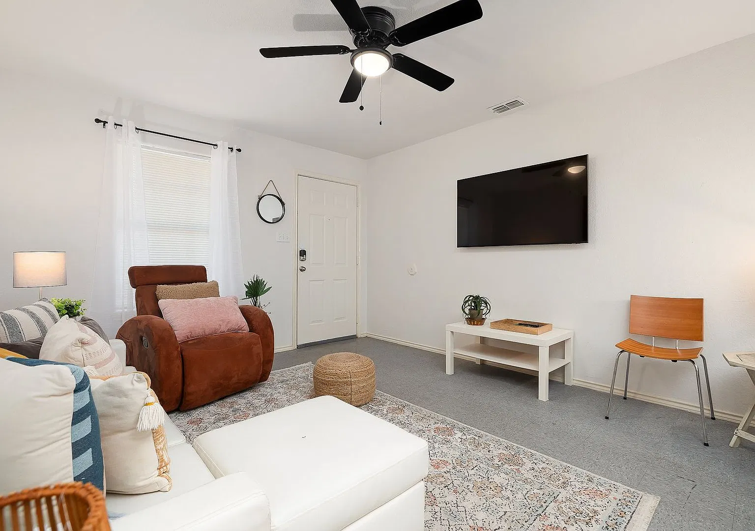 1320 Del Oro Lane — Photo 3